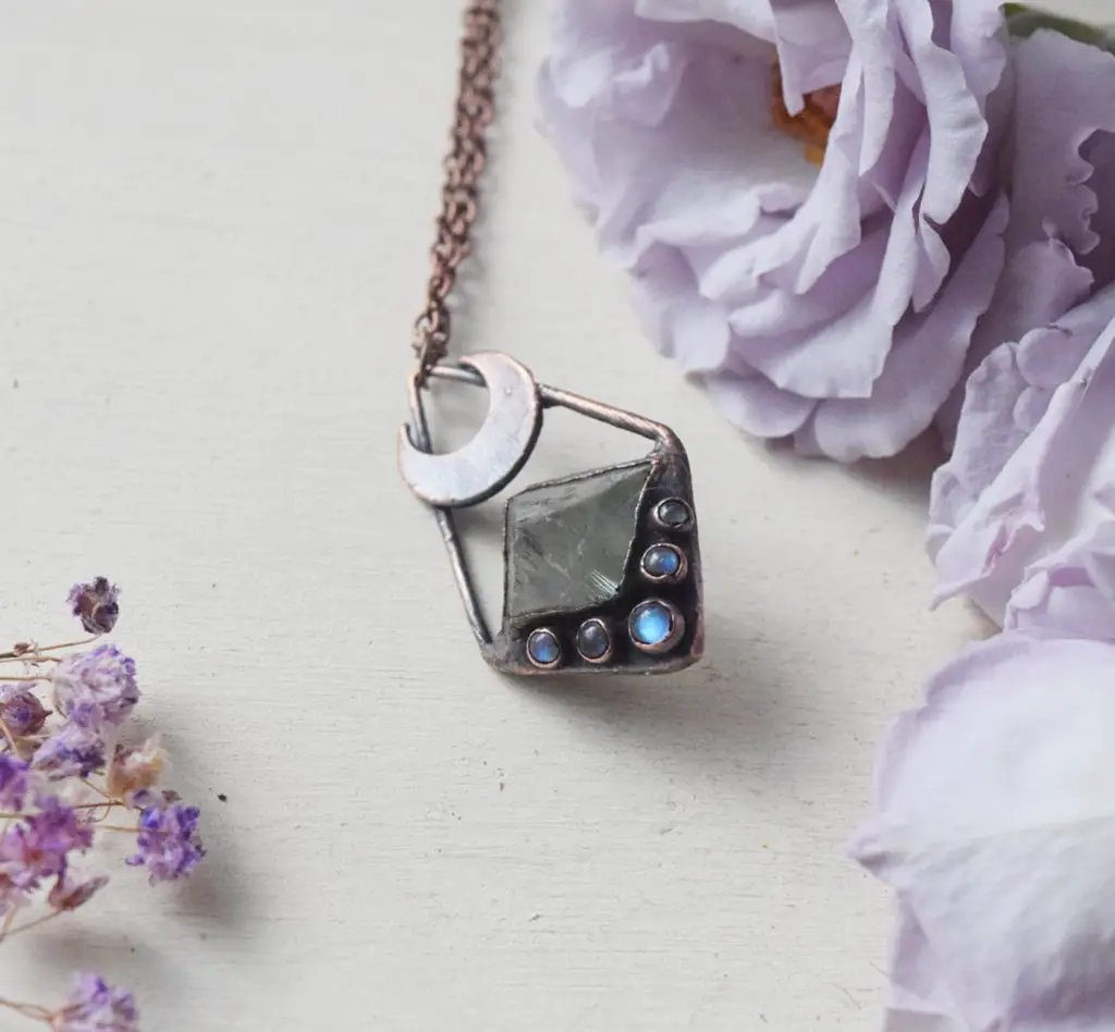 Hematite Crystals Benefits (Explained) Credit Photo venusandvitriol Etsy Crystal Pendent